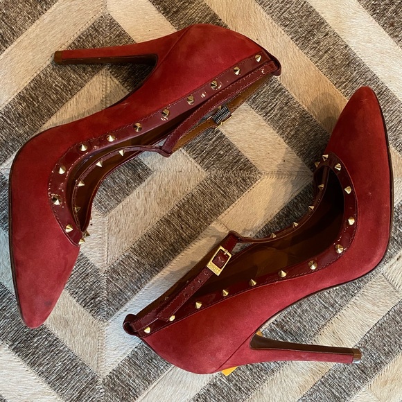 Schutz Burgundy Gold Spiked T Strap ‘Fiona’ - Picture 4 of 8